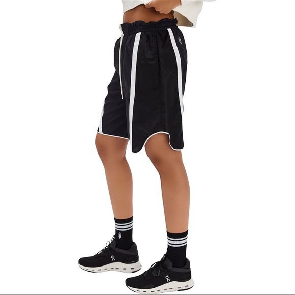 NWT Free People Movement Champ is here Short-Black-Medium - Picture 2 of 5